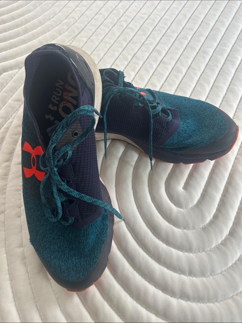 Under Armour Charged Bandit 2 Sneakers with Coral Logo Sz 11 Men’s